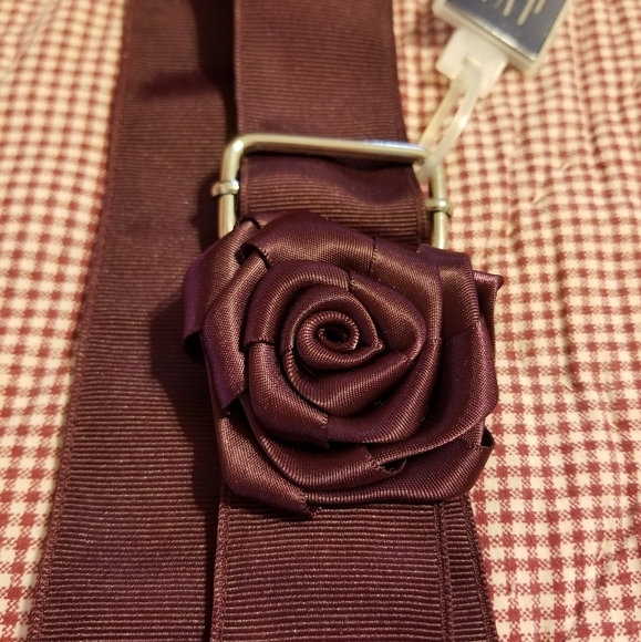 GAP Ribbon Rose Belt - Picture 2 of 6